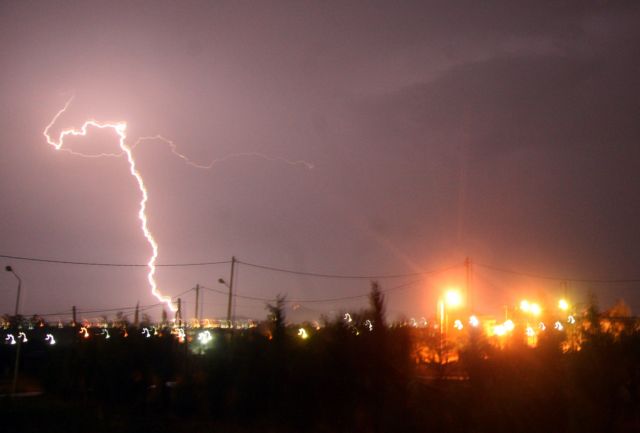 Lightning strike kills one man, severely injures another during nighttime race in northern Greece