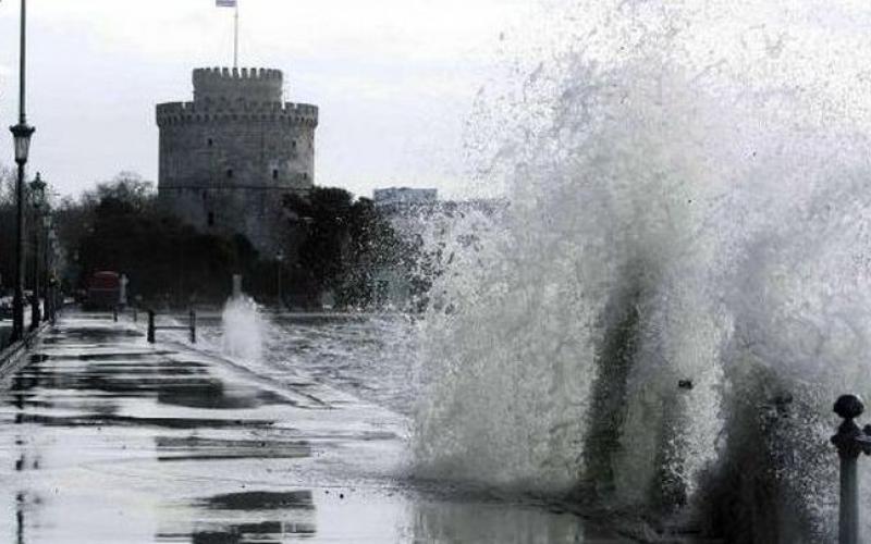 Θεσσαλονίκη: Μήνυμα του 112 για την κακοκαιρία – «Αποφύγετε άσκοπες μετακινήσεις»