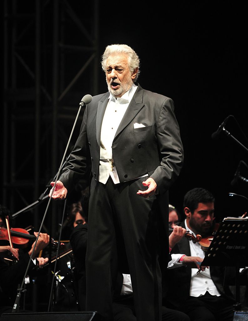 Πλάθιντο Ντομίνγκο, Κορόνες και σκάνδαλα για τον βασιλιά της όπερας