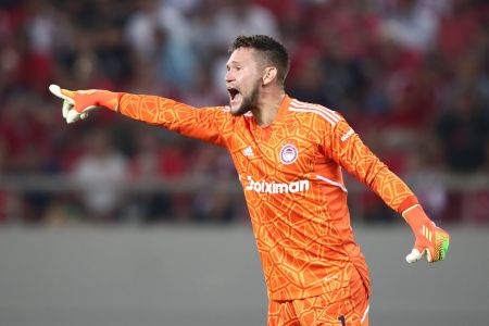 Πρόκριση του Ολυμπιακού με σούπερ Βατσλίκ στα πέναλτι 3-1 (1-1 παρ.)