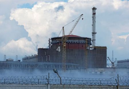 Ζαπορίζια: Φωτιά δίπλα στον πυρηνικό σταθμό – Έκλεισαν 2 αντιδραστήρες