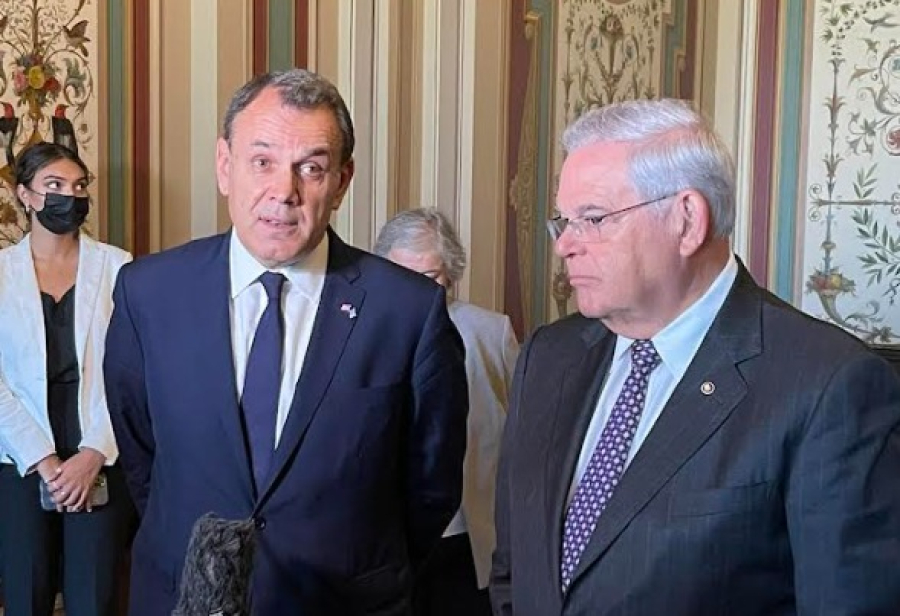 Εύσημα Μενέντεζ σε Παναγιωτόπουλο