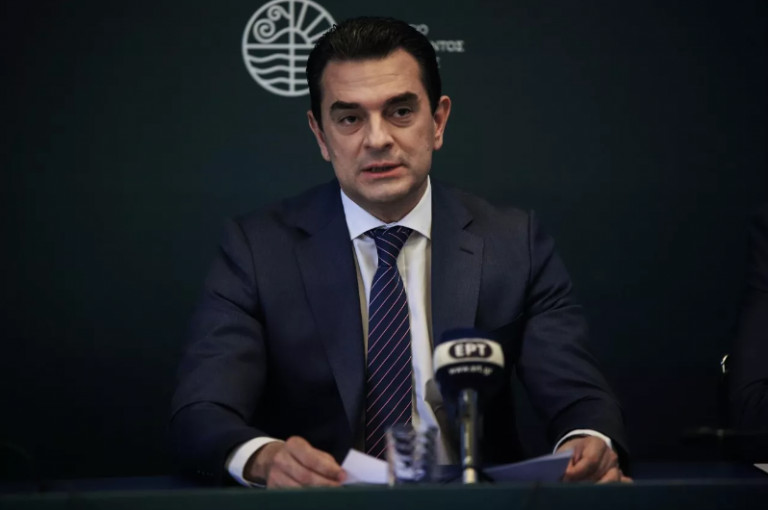 Σκρέκας: «Όσο διαρκεί η κρίση, θα στηρίζουμε νοικοκυριά και επιχειρήσεις»