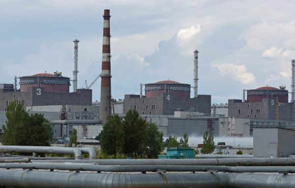 Χάπια ιωδίου μοιράζουν οι Ουκρανοί – Πόσο επικίνδυνη είναι η κατάσταση στη Ζαπορίζια