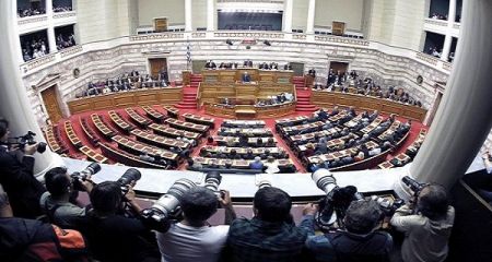 Υποκλοπές: 2ος γύρος σύγκρουσης στη Βουλή για την σύσταση της εξεταστικής επιτροπής – Γρίφος η στάση της ΝΔ