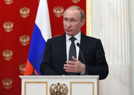 Κρεμλίνο: Παράλογη η συζήτηση για απαγόρευση των θεωρήσεων εισόδου σε Ρώσους