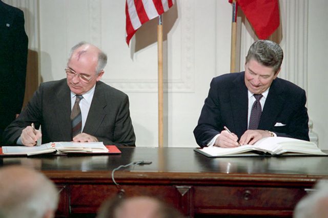 Ο Γκορμπατσόφ και ο «πόλεμος των άστρων» που φεύγουνε
