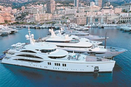 Κύθηρα, St. Tropez και sashimi με yuzu