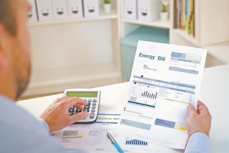 Δεν πληρώνει το ρεύμα ένας στους δύο καταναλωτές