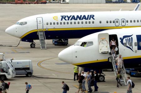 «Ελ. Βενιζέλος»: Φάρσα η ειδοποίηση για βόμβα στο Boeing της Ryanair