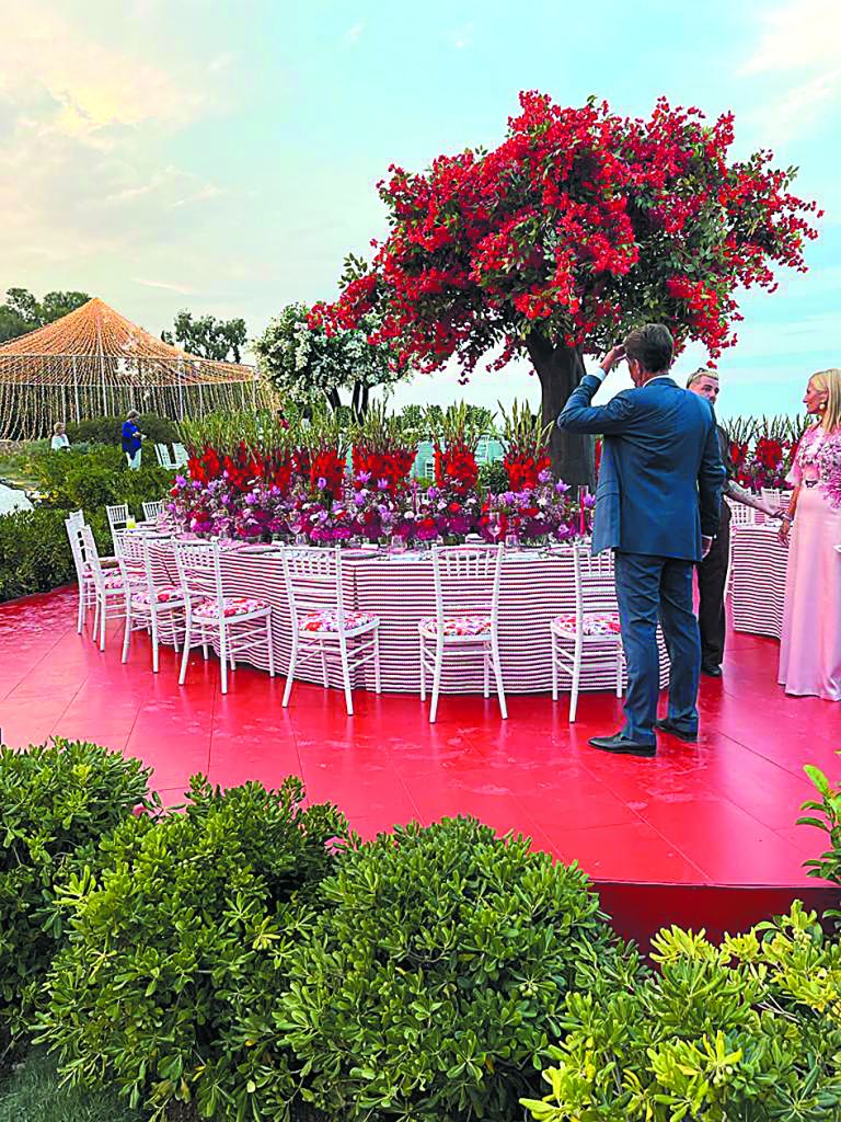 Valentino: «Η Ελλάδα πρέπει να είναι υπερήφανη για τη Mary Katrantzou»