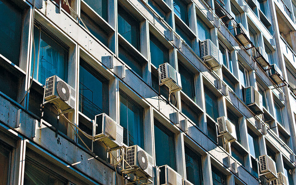 Μέτρα εξοικονόμησης ενέργειας στο Δημόσιο – Την Τετάρτη οι ανακοινώσεις