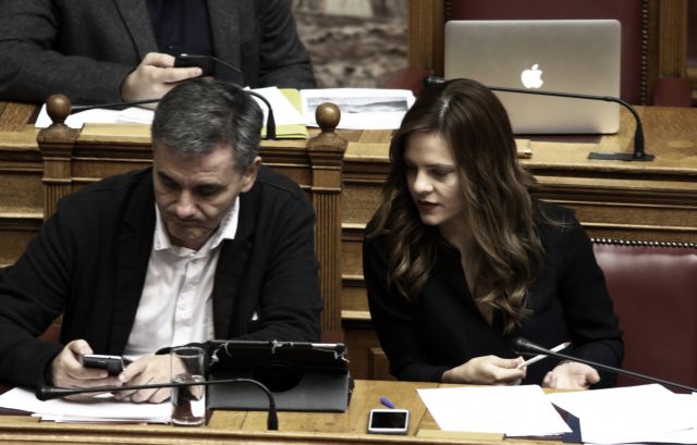 Αχτσιόγλου: Κάποιοι πληρώνουν ακριβά την ανάπτυξη