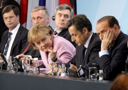 Μπερλουσκόνι: Με την Μέρκελ θα μπορούσα να αναλάβω διαμεσολάβηση στον Πούτιν