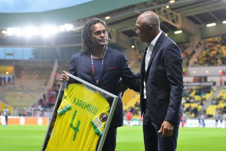 Βράβευσε τον Καραμπέ ο Κομπουαρέ