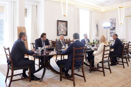 Μητσοτάκης: Συνάντηση με εκπροσώπους της United Group – Επένδυση δύο δισ. ευρώ