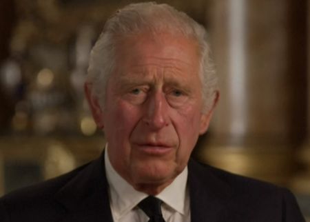 Βασιλιάς Κάρολος: «Οφείλω στη μητέρα μου ένα τεράστιο χρέος»