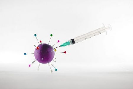 Κορωνοϊός: Το «προφίλ» των νέων, επικαιροποιημένων εμβολίων