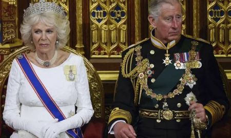 Βασίλισσα Ελισάβετ: Πώς και πότε θα γίνει η στέψη του Καρόλου
