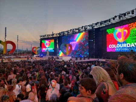 Colourday Festival: Αποκλειστικά στο MEGA, απόψε στις 22:30