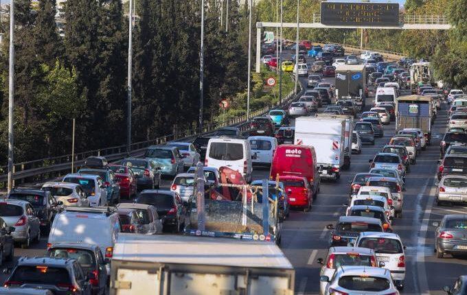 Κηφισός: Σοβαρό τροχαίο με ανατροπή οχήματος – Ουρές χιλιομέτρων