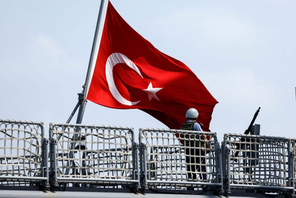Τουρκία – Παροξυσμός στα ΜΜΕ: «Θα γίνει νέο Ναυαρίνο – ΗΠΑ και Ελλάδα θα βυθίσουν τον στόλο μας»