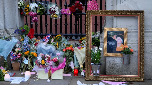 Το μυστηριώδες γράμμα της Ελισάβετ που θα διαβαστεί το… 2085