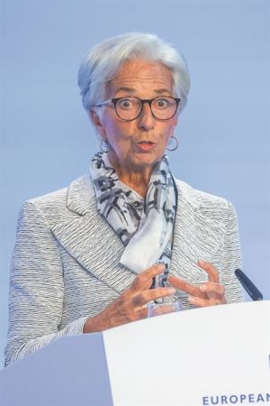 Πού θα πάνε τα επιτόκια μετάτην «τζάμπο»αύξηση της ΕΚΤ