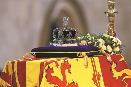 Ζητούν πίσω τα διαμάντια