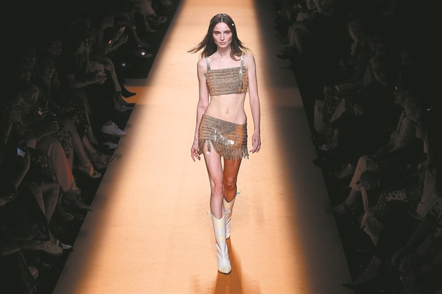 Αυτοδυναμία-παντοδυναμία