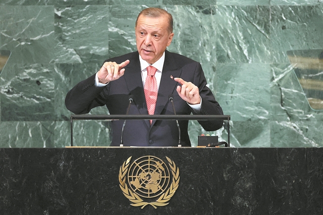 Πόλεμος των λέξεων και διαστρέβλωση της Ιστορίας