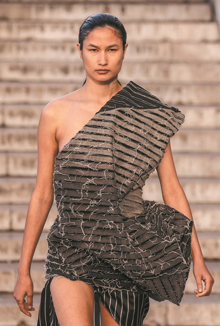 Εμποδιστής Ωμέγα