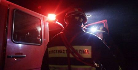 Ασπρόπυργος: Φωτιές από Ρομά κοντά στη σιδηροδρομική γραμμή – Έκλεισε ο Προαστιακός