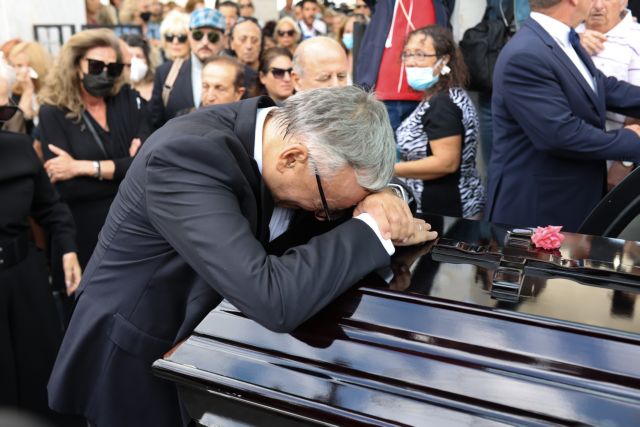 Μάρθα Καραγιάννη: Το τελευταίο χειροκρότημα στη σπουδαία ηθοποιό