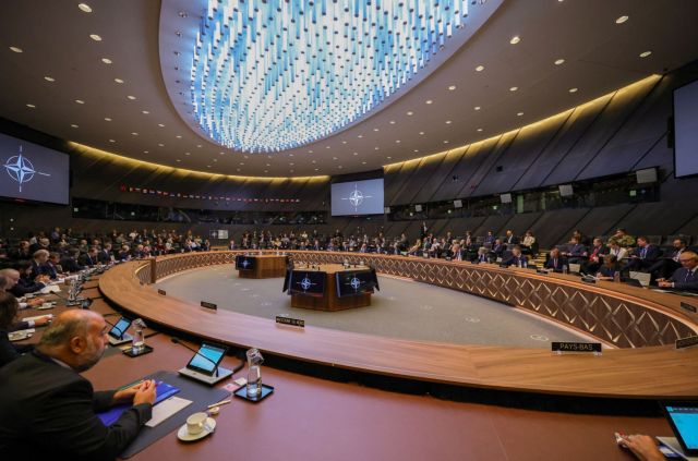 ΝΑΤΟ: Δεν αναγνωρίζει τα ρωσικά «ψευδοδημοψηφίσματα»