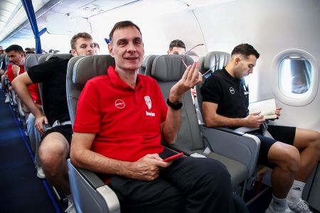 Photostory από το ταξίδι Ολυμπιακού και Παναθηναϊκού με το ίδιο τσάρτερ