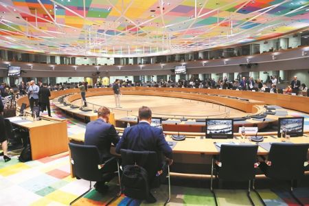 Ατολμη (πάλι) η ΕΕ για το πλαφόν στο αέριο