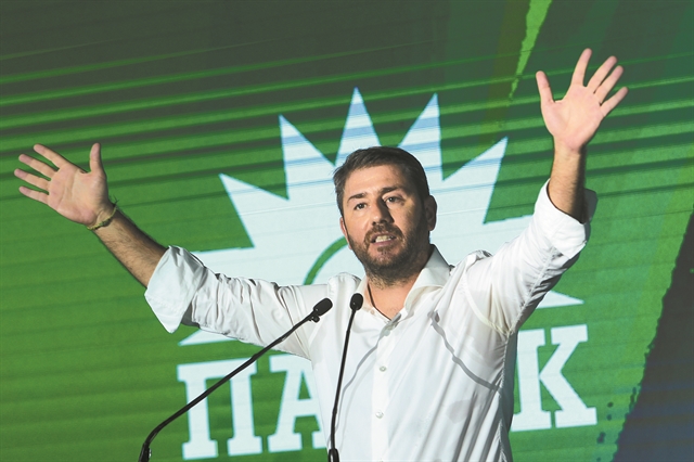 Νίκος Ανδρουλάκης: Κλιμακώνει την πίεση, παρουσιάζει το πρόγραμμα