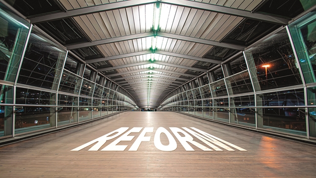 Ελληνική οικονομία και δημοκρατία