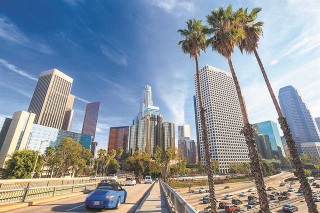 Στο L.A. για τέχνη και… μπουζούκι