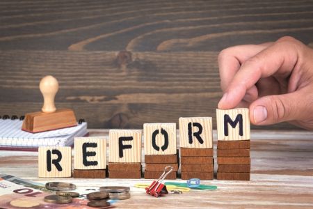 Οι δομικές κρίσεις απαιτούν δομικές αλλαγές