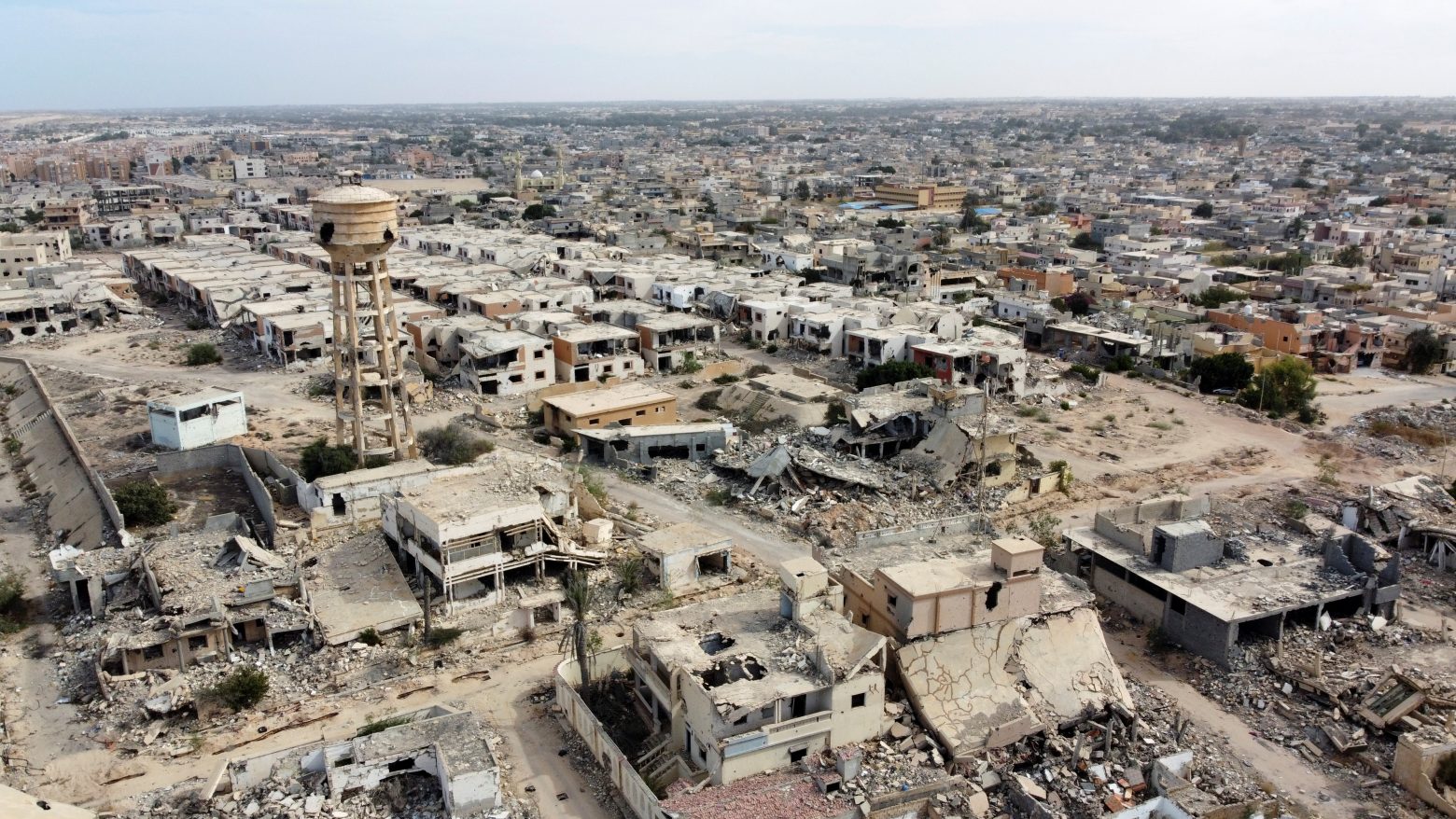 Λιβύη: Ομαδικός τάφος με δεκάδες πτώματα εντοπίστηκε στη Σύρτη