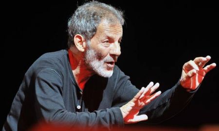 Ο Σταύρος Ξαρχάκος τιμά τον Νίκο Ξυλούρη, με μια μεγάλη συναυλία στο Christmas Theater