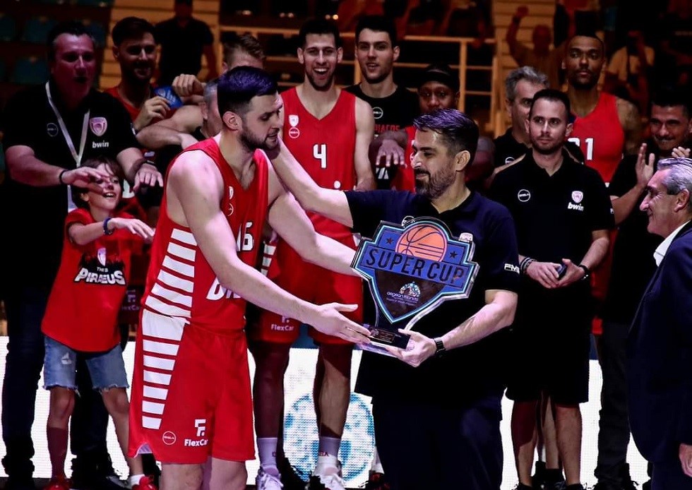 Αποθέωσε Παπανικολάου ο Μπαφές: «Μάγκας, μου έκανε τεράστια τιμή»