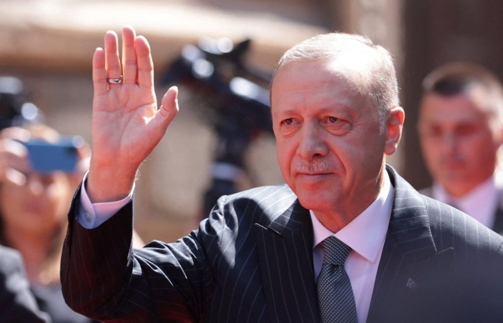 Le Monde: Η εγγύτητα του Ερντογάν με τον Πούτιν είναι μέρος του παιχνιδιού του