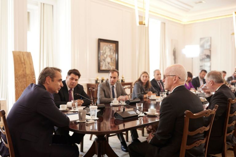 Mitsotakis discusses Alexandroupolis base, escalating Turkish provocations with US House delegation