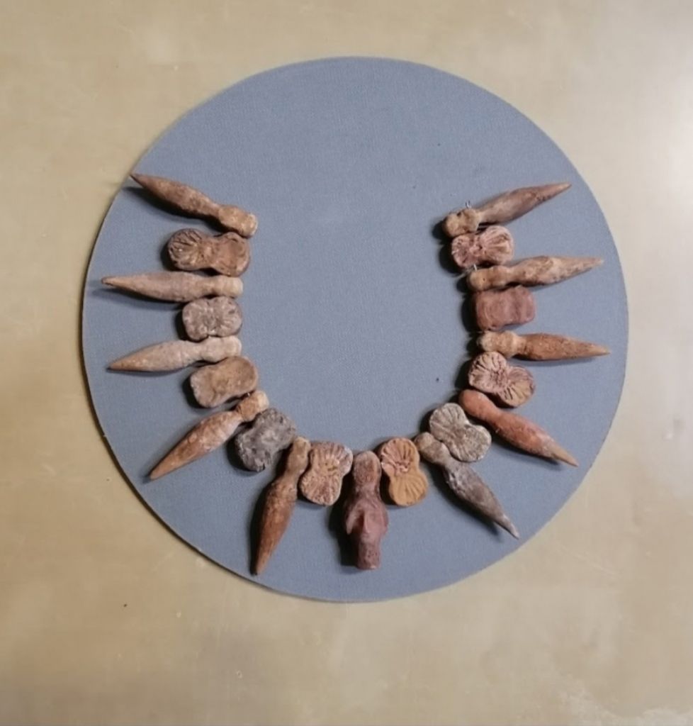 Διά της Αφής!