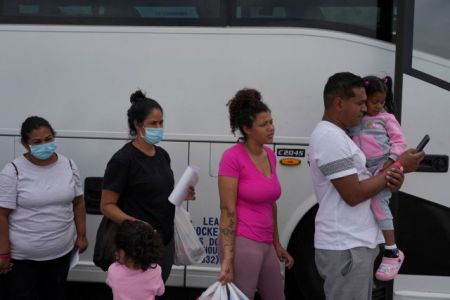 Νέα Υόρκη: Οι ροές μεταναστών έθεσαν την πόλη σε κατάσταση εκτάκτου ανάγκης
