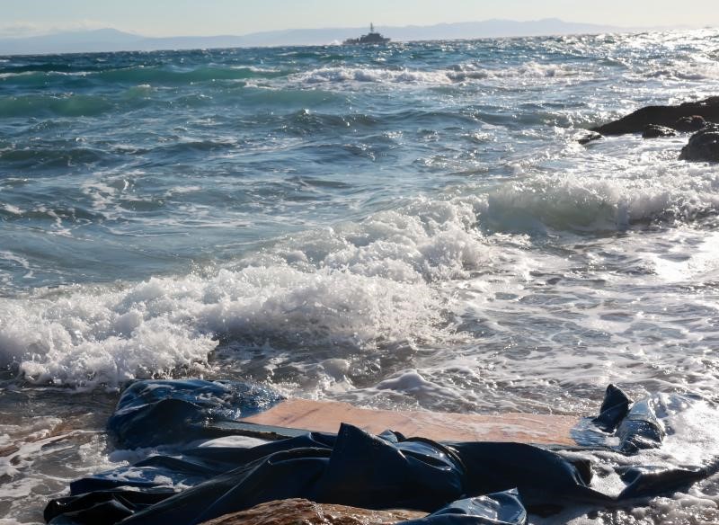Λέσβος: Τουρκικά πλοία συνόδευαν στα ελληνικά χωρικά ύδατα τη βάρκα με τους μετανάστες