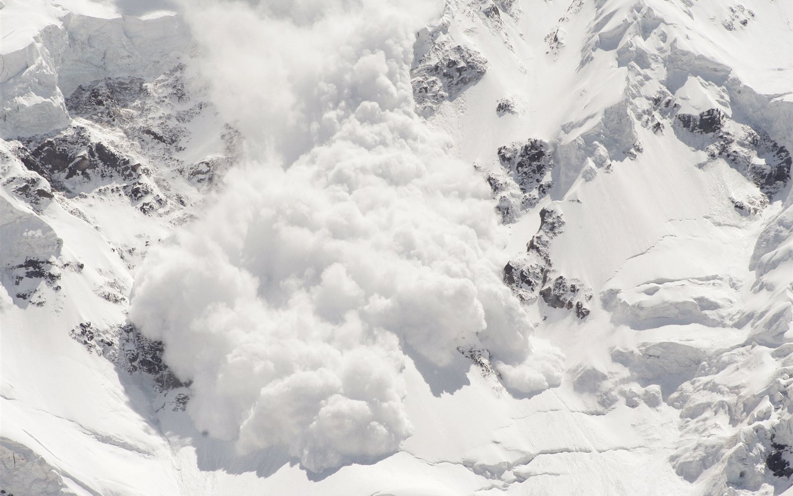 Ινδία: 19 νεκροί και δέκα αγνούμενοι ορειβάτες από χιονοστιβάδα στα Ιμαλάια